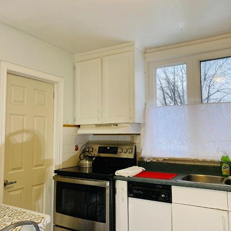 Lovely III 3 Bedrooms Apartment Space Share East York A Room Toronto Exterior photo