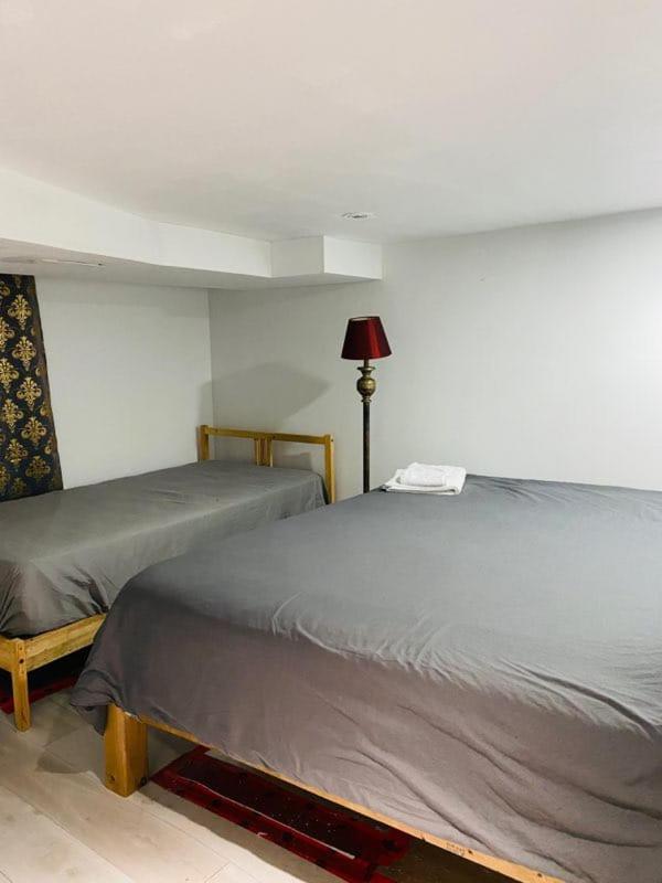Lovely III 3 Bedrooms Apartment Space Share East York A Room Toronto Exterior photo