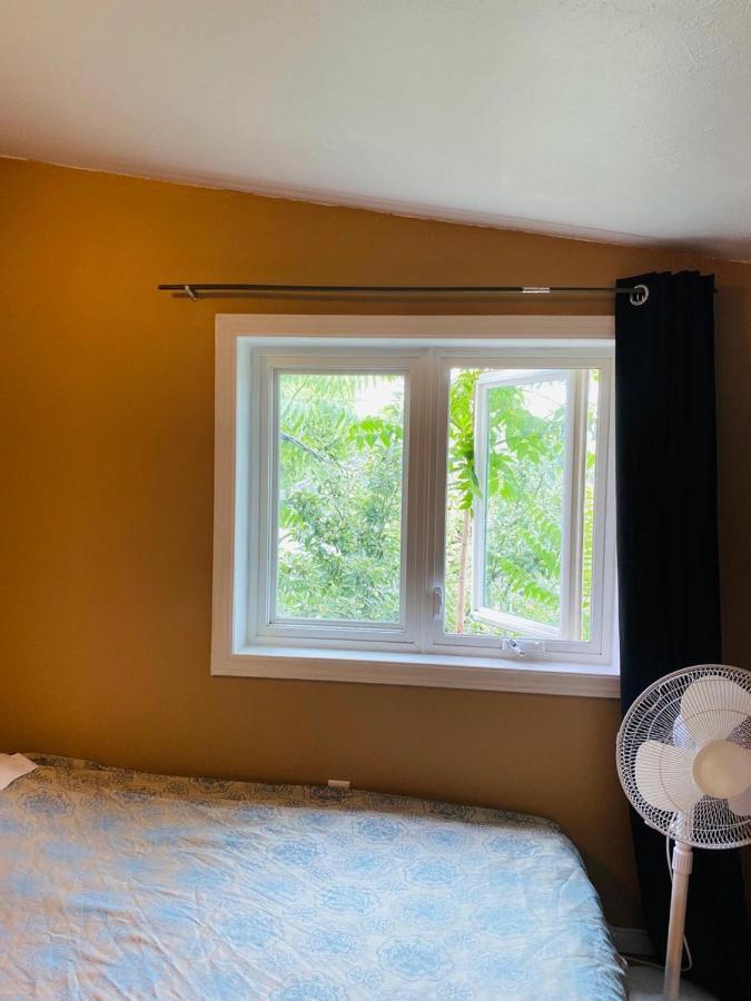 Lovely III 3 Bedrooms Apartment Space Share East York A Room Toronto Exterior photo